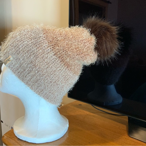 Slouchy Knitted Winter Reversible Hat - Faux Fur Snap Pom option on both sides. - Picture 1 of 6